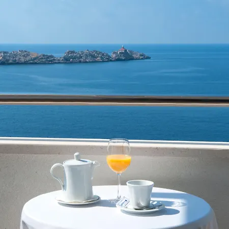 Royal Neptun Hotel 4*