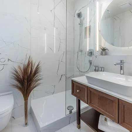 Royal Neptun מלון 4*