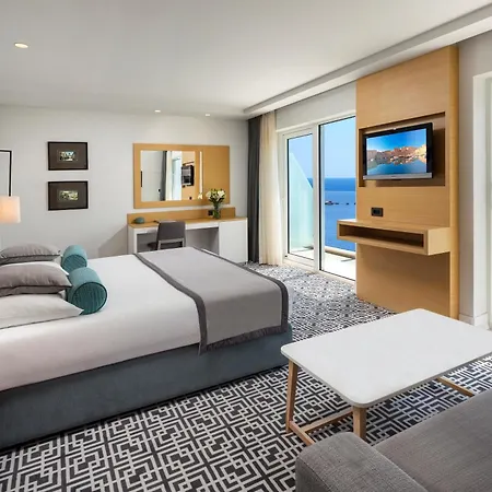 Royal Neptun Hotel 4*