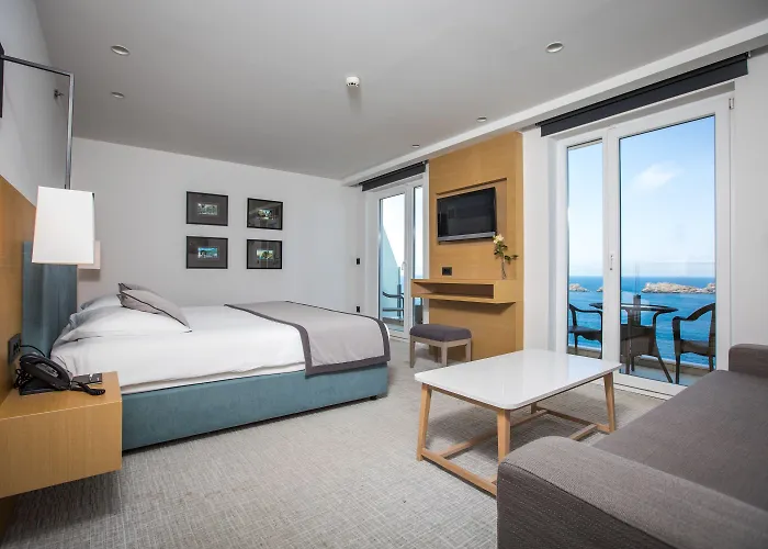 Royal Neptun Hotel 4*