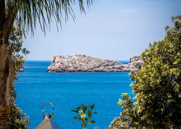 Royal Neptun Hotel 4*