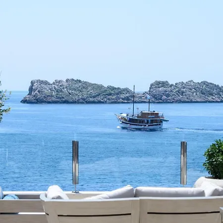 Royal Neptun Ξενοδοχείο 4*