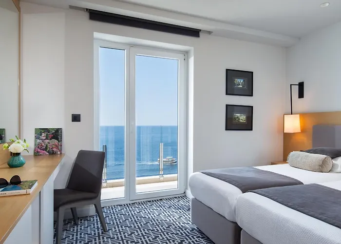 Hotel Royal Neptun 4*