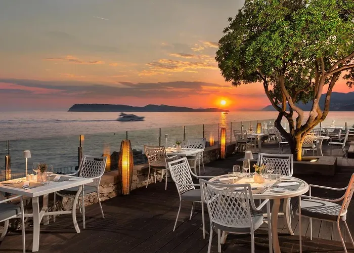 Royal Neptun Hotel 4*